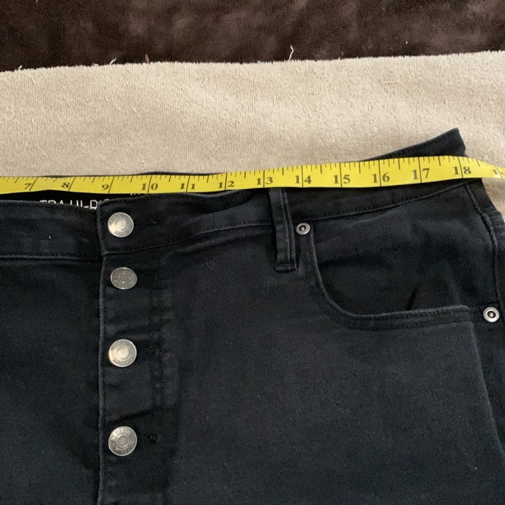 Hot Topic High Rise Button Front Shorts - Picture 5 of 7